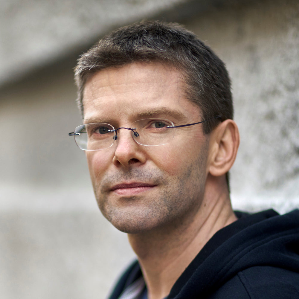 00046 = Tales of Darkness and Sorrow: Albert Schnelzer lockar fram mörkret